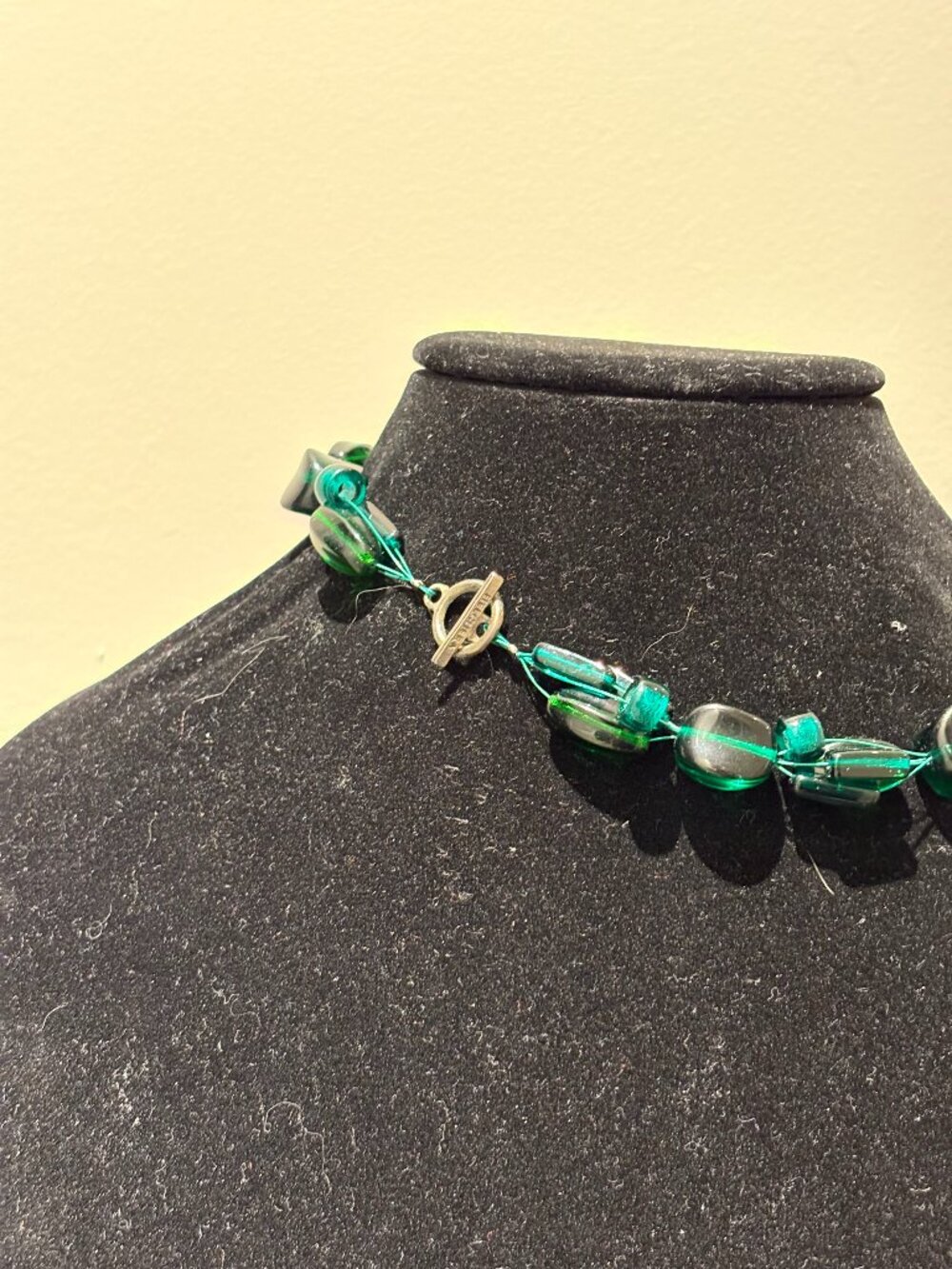 Elegant Helguera Green Collar Necklace